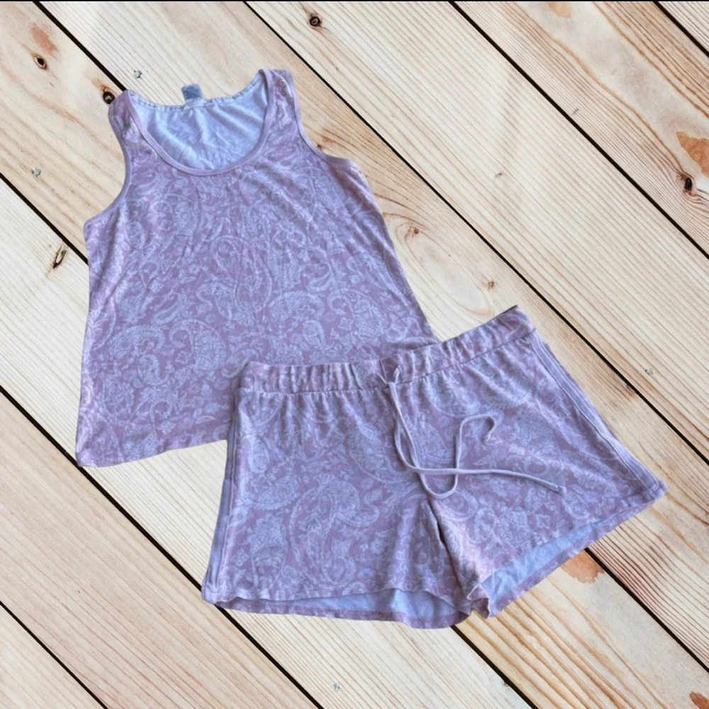 Lucky Brand M pink & white paisley PJ set
